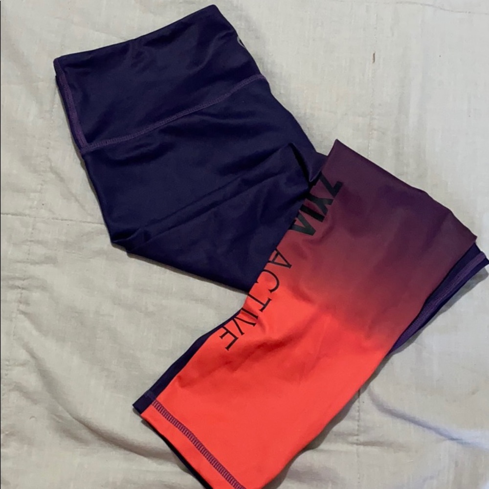 Purple Zyia ombré leggings